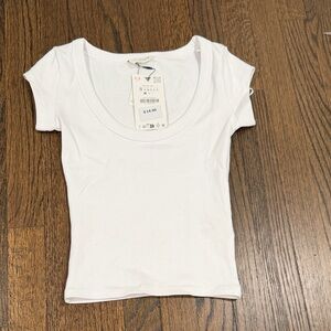 Zara White Short Sleeve Scoop Neck Top